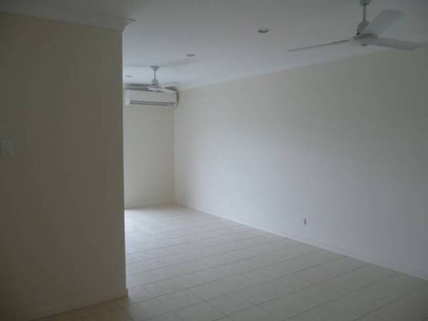 FLATMATE WANTED IN SEAGREEN ESTATE COOMERA Picture