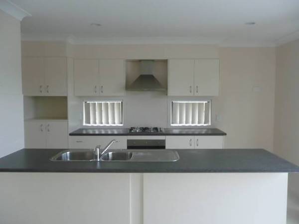 FLATMATE WANTED IN SEAGREEN ESTATE COOMERA Picture