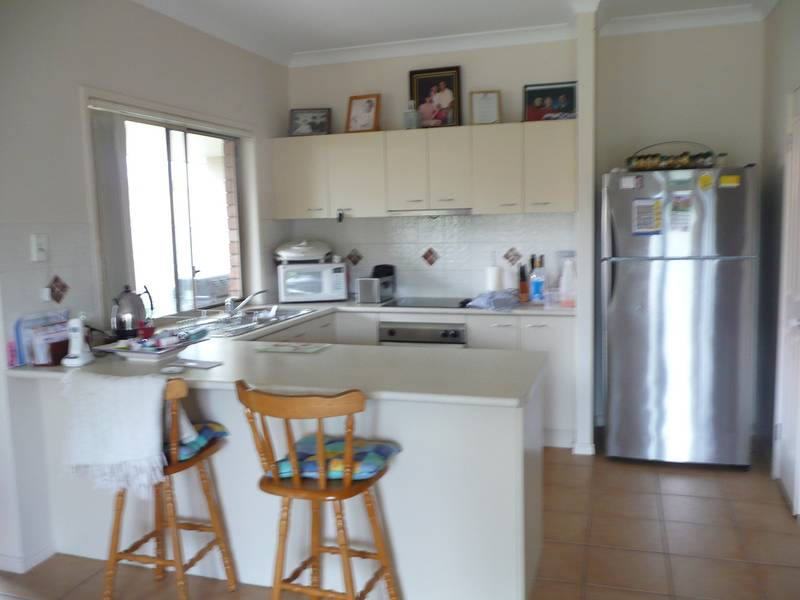 <b> QUIET LOCATION
4 bedrooms </b> <B> INSPECTION WELCOME </B> Picture
