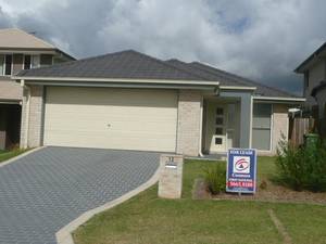 EDGEWATER ESTATE Picture 2