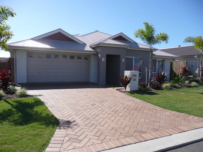 BEAUTIFUL EXECUTIVE STYLE HOME Picture 1