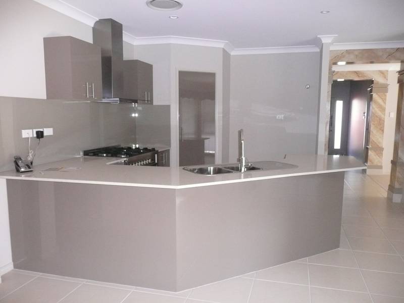 BEAUTIFUL EXECUTIVE STYLE HOME Picture 3