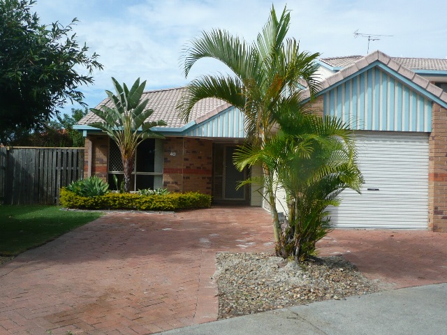 NEAT THREE BEDROOM VILLA Picture