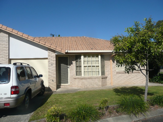 COOMERA TOWNHOUSE Picture 1