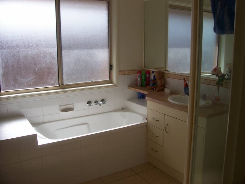 Large Family Home at Upper Coomera Picture 2