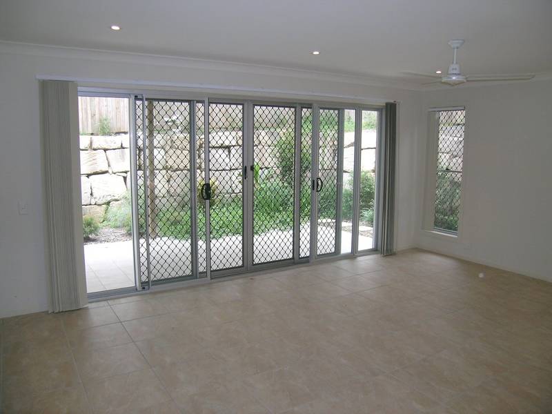 RARE OPPORTUNITY - 12 YEAR LEASE AT $440 PER WEEK..!!! Picture 3