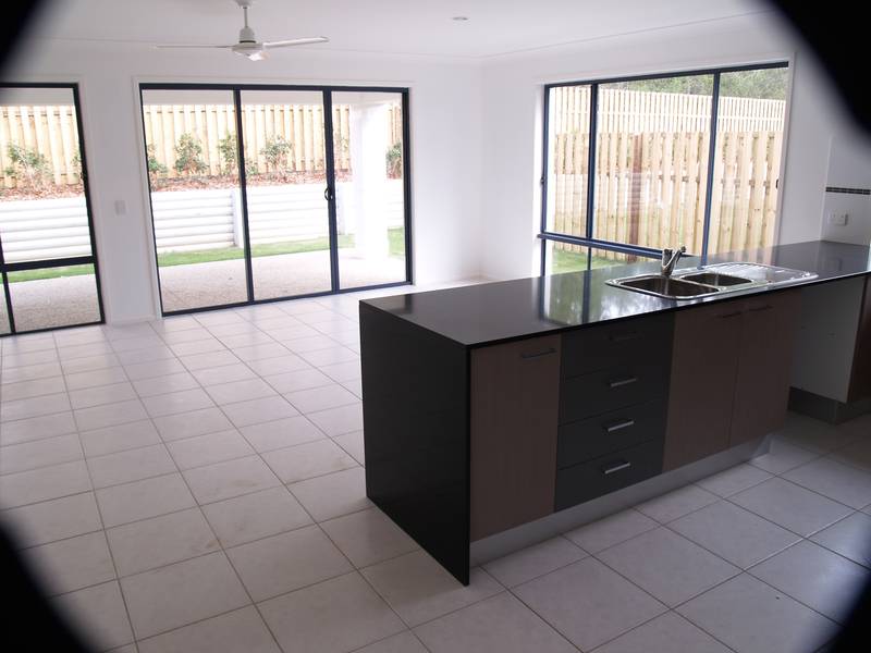 PERFECT SPOT FOR THE FAMILY!!! Picture 3