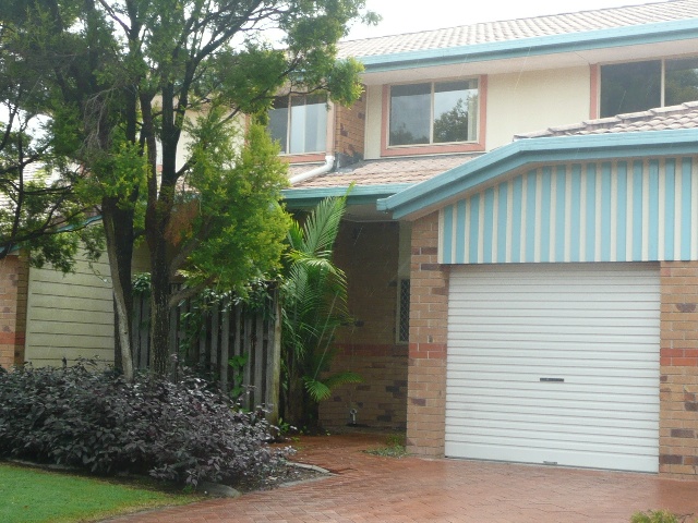COOMERA TOWNHOUSE Picture 1