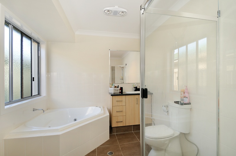 Stunning, Contemporary Design.. Picture 3