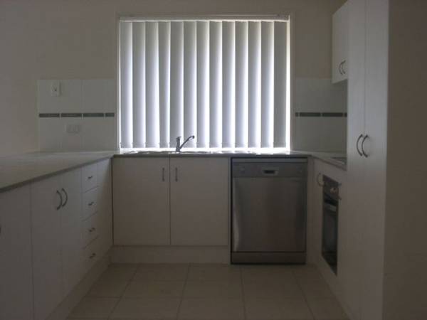 FIRST WEEK RENT FREE Picture 2