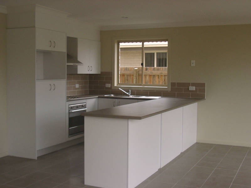 <b> FOUR double BEDROOMS </b> Picture 1