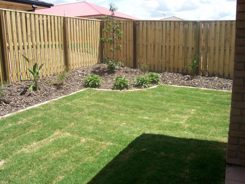 Large<b> FOUR BEDROOMS </b> Inspection welcome Picture 1