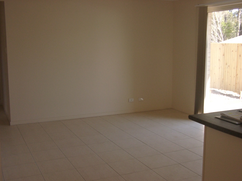 WOW! Great 4 Bedroom home available for Christmas Picture 3