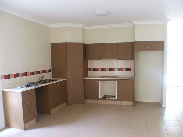 Freestanding Home @ Duplex Price! Picture 1