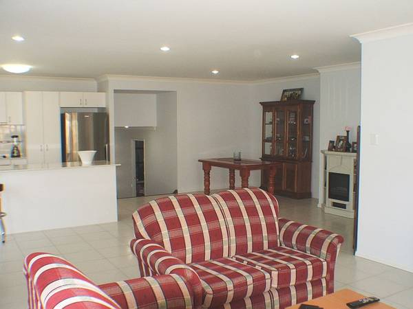 Stylish Home and Great Area for the Kids Picture 2