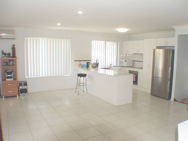 Stylish Home and Great Area for the Kids Picture 1