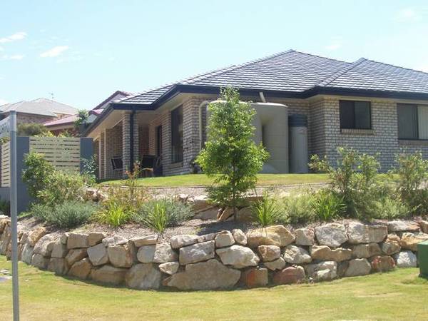 Extra Spacious Lovely Duplex Picture 2