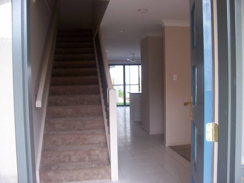 THREE BEDROOM TOWNHOUSE Edgewater Estate Picture 2