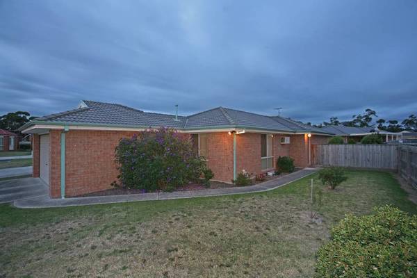 Low Maintenance Living! Picture 2