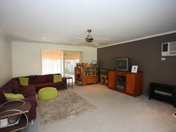 OUTSTANDING OPPORTUNITY! Picture 3