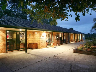 Relaxed Family Friendly Living Picture Relaxed Family Friendly Living Picture