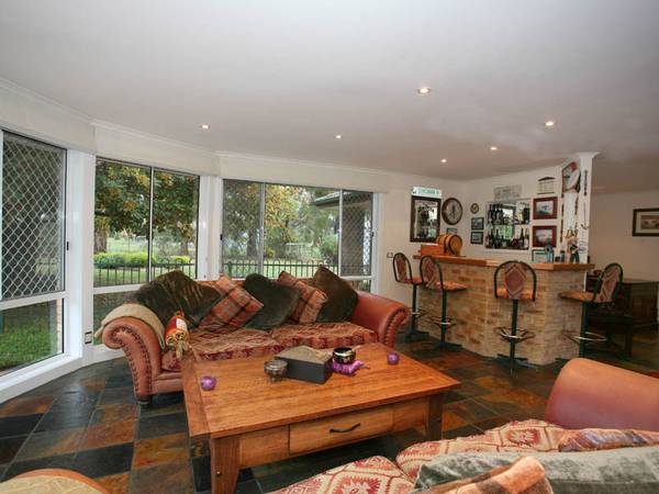 Entertainers Delight? You Bet! Picture 3