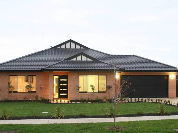 TWO MASTER BEDROOMS ON 800SQM Picture 1