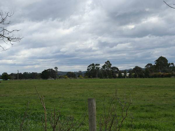 20 Acres With Mains Water Picture 20 Acres With Mains Water Picture