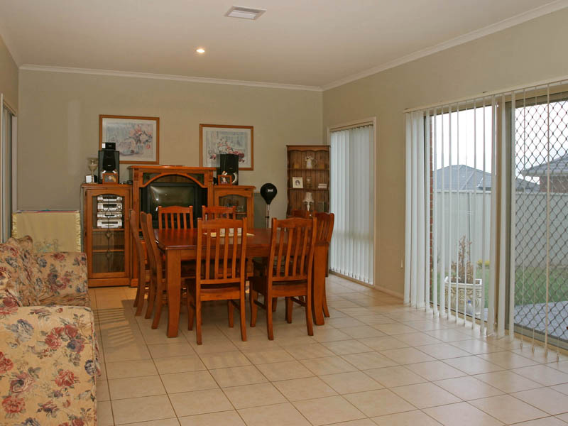 Stylish & Affordable Picture