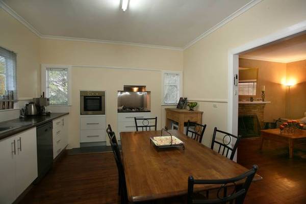 Charming Country Cottage Picture Charming Country Cottage Picture