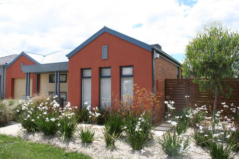 Stylish And Complete Picture 1