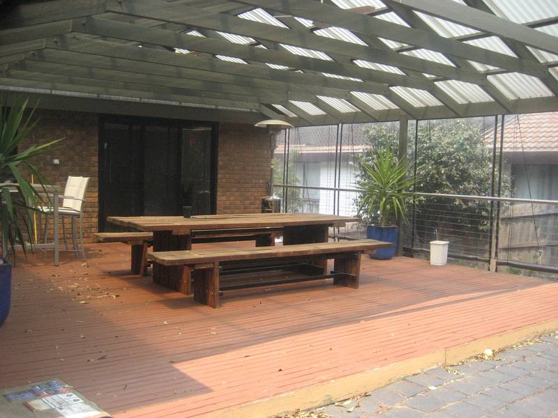 Modern two storey family home situated in Old Berwick Picture 2