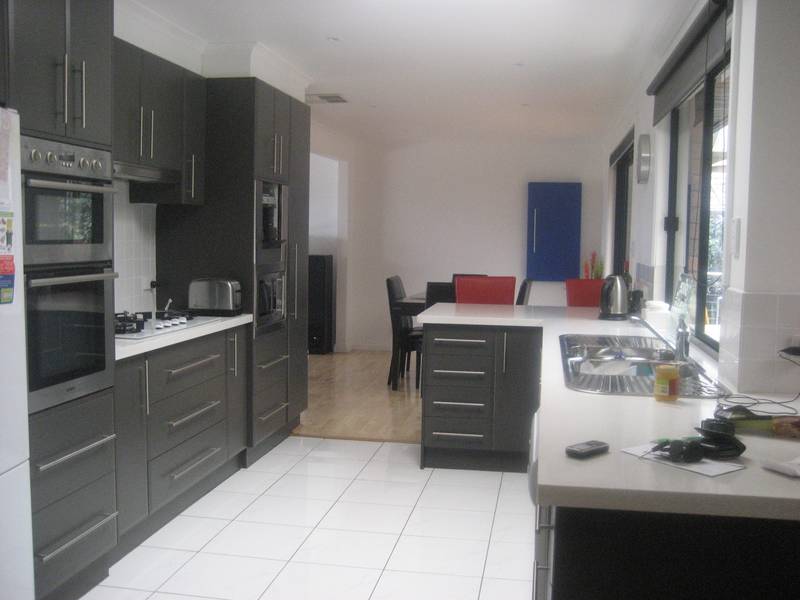 Modern two storey family home situated in Old Berwick Picture 3