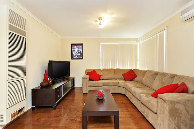 YOUR ATTENTION PLEASE! Picture 2