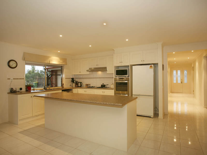 Quality all the way on 5 Glorious Acres! Picture 2