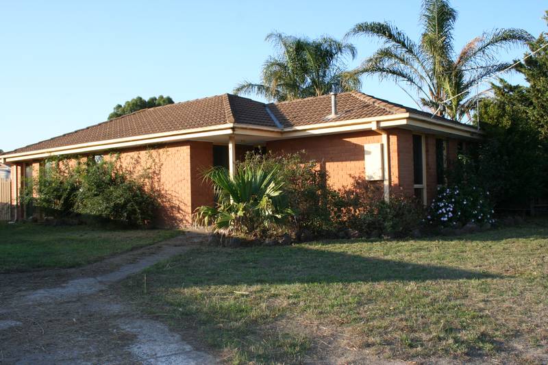 Short Walk To The Train Station Picture 1