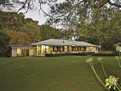 "Woodlands" Convenience & Style on 3 acres Picture