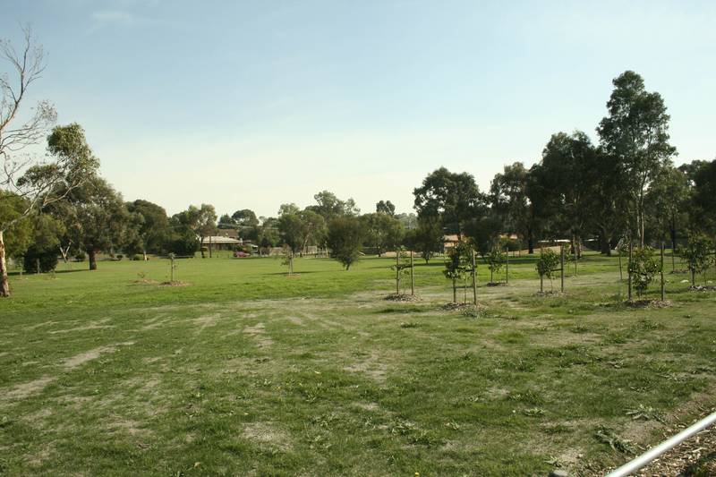 MODERN, SPACIOUS & LOW MAINTENANCE! Picture 2