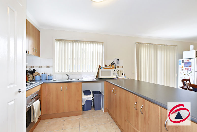 LIFESTYLE ON OFFER, LAKESIDE! Picture 2