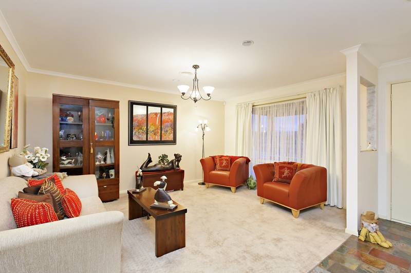 MAKE YOURSELF AT HOME... Picture 2