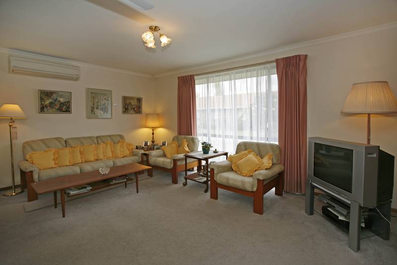 NEAT, SWEET AND COMPLETE Picture 2