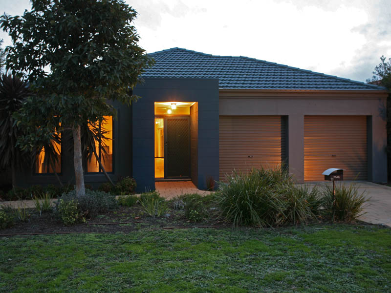 LAKESIDE SPLENDOR Picture 1