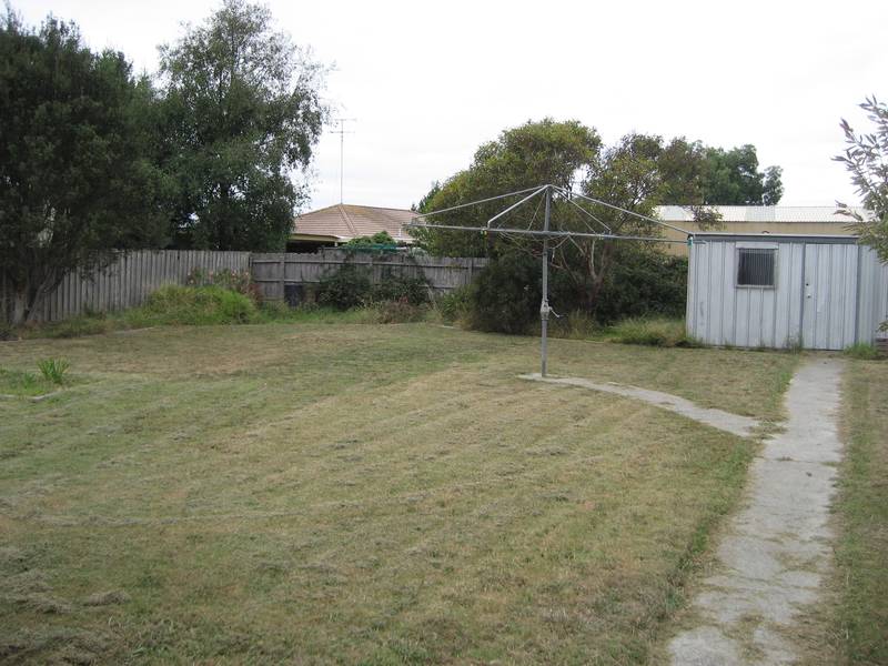 Walking Distance to the Main Street and Public Transport Picture 2