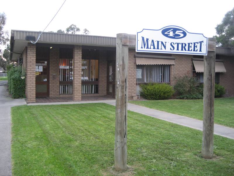 PROFESSIONAL OFFICE SUITES Picture 2