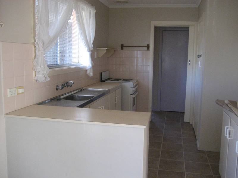 "CENTRAL CONVENIENCE" Picture 2