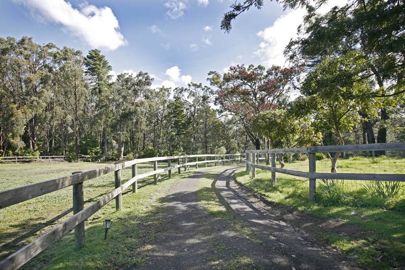 "WHISPER QUIET IN PAKENHAM UPPER" Picture 2