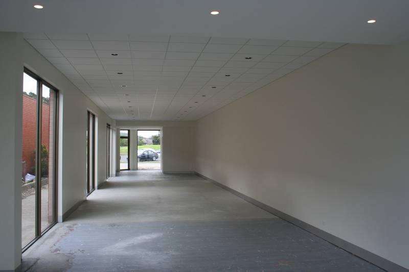 "NEWLY RENOVATED, LIGHT FILLED REATAIL SITE" Picture 3