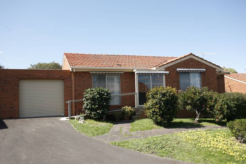 "SUPERB POSITION, SUBERB PRESENTATION" Picture 1