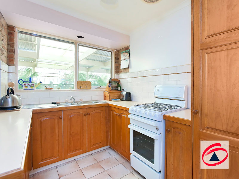 OPPORTUNITY KNOCKS Picture 3