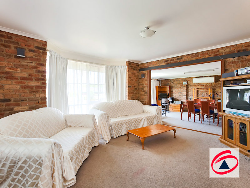 OPPORTUNITY KNOCKS Picture 2